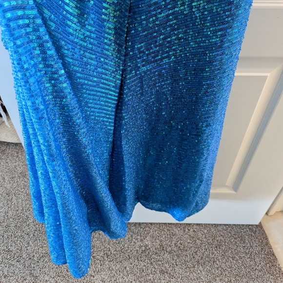Morgan & Co. NEW sequin blue formal dress, size 0 - Picture 8 of 8